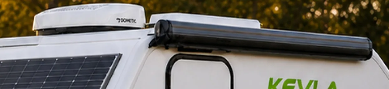 Roof climate unit and awning